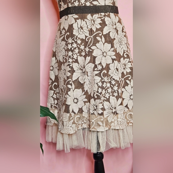 Altar'd State Women's Brown & Cream Floral Lace Dress - Size M - Mesh Yoke & Tul - Picture 11 of 14